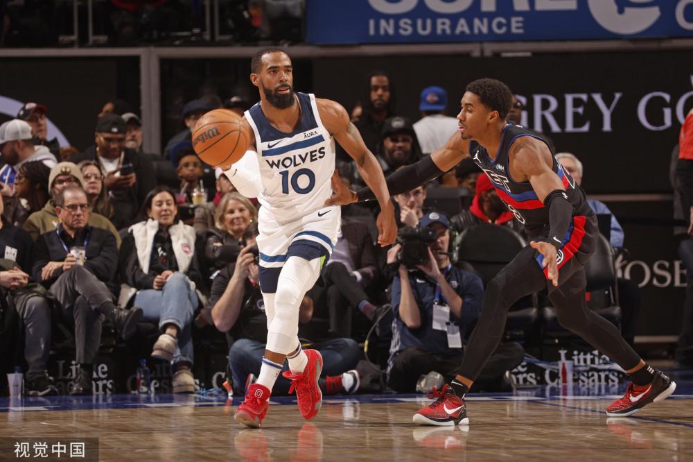 球员李华 球员李华